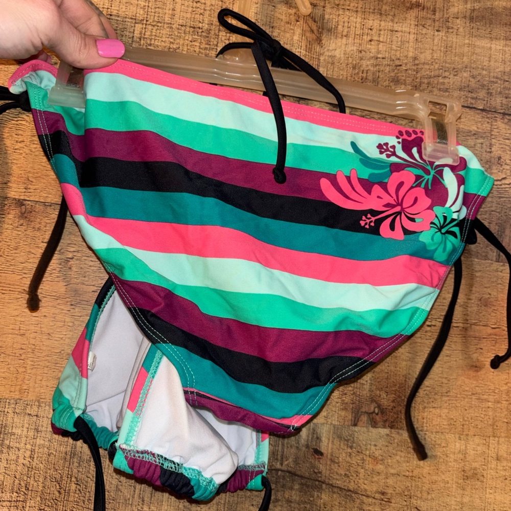 Tropical Hibiscus Striped Bikini - Picture 5 of 6